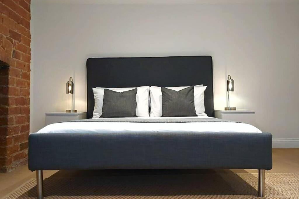 Stylish Apartment In City Centre With Parking Preston  Extérieur photo